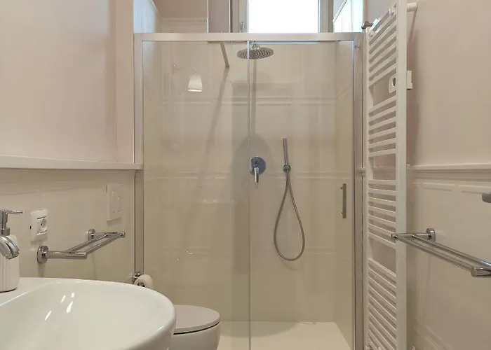 Colombo 477 Auditorium *